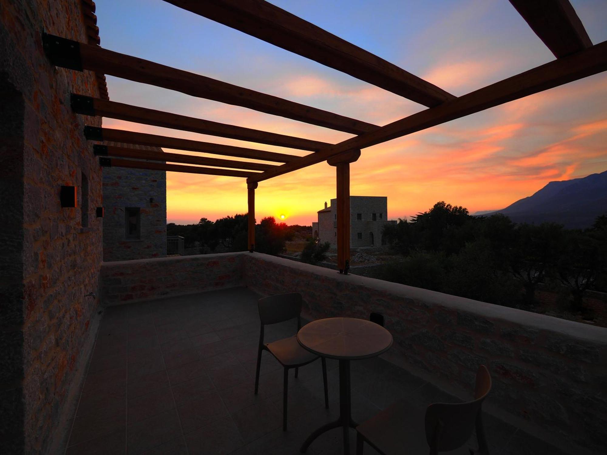 Terra Di Pietra Exclusive Suites & Apartments Areopoli Exterior photo