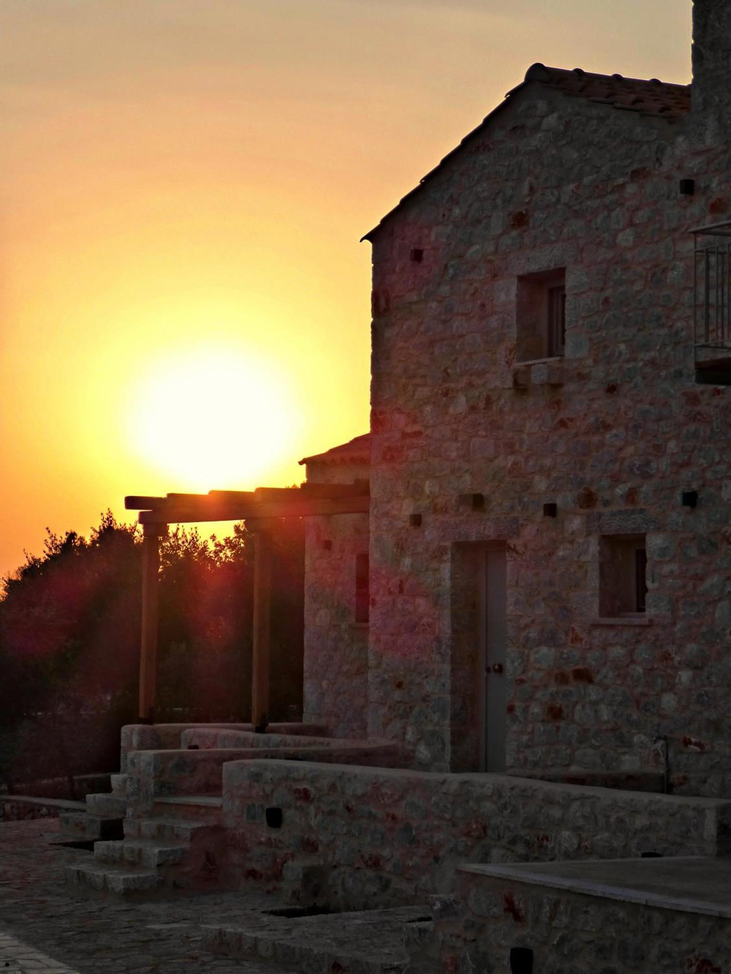 Terra Di Pietra Exclusive Suites & Apartments Areopoli Exterior photo