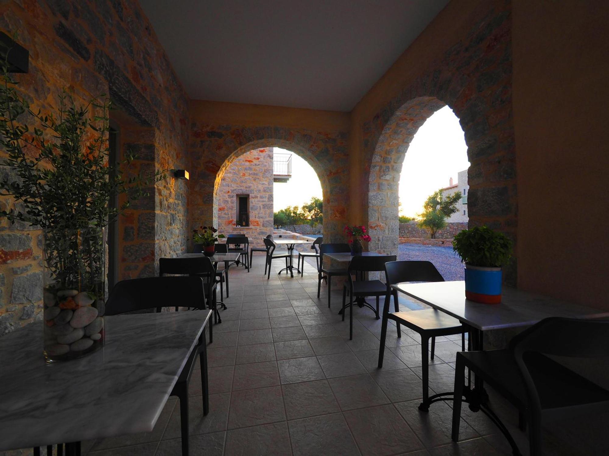 Terra Di Pietra Exclusive Suites & Apartments Areopoli Exterior photo