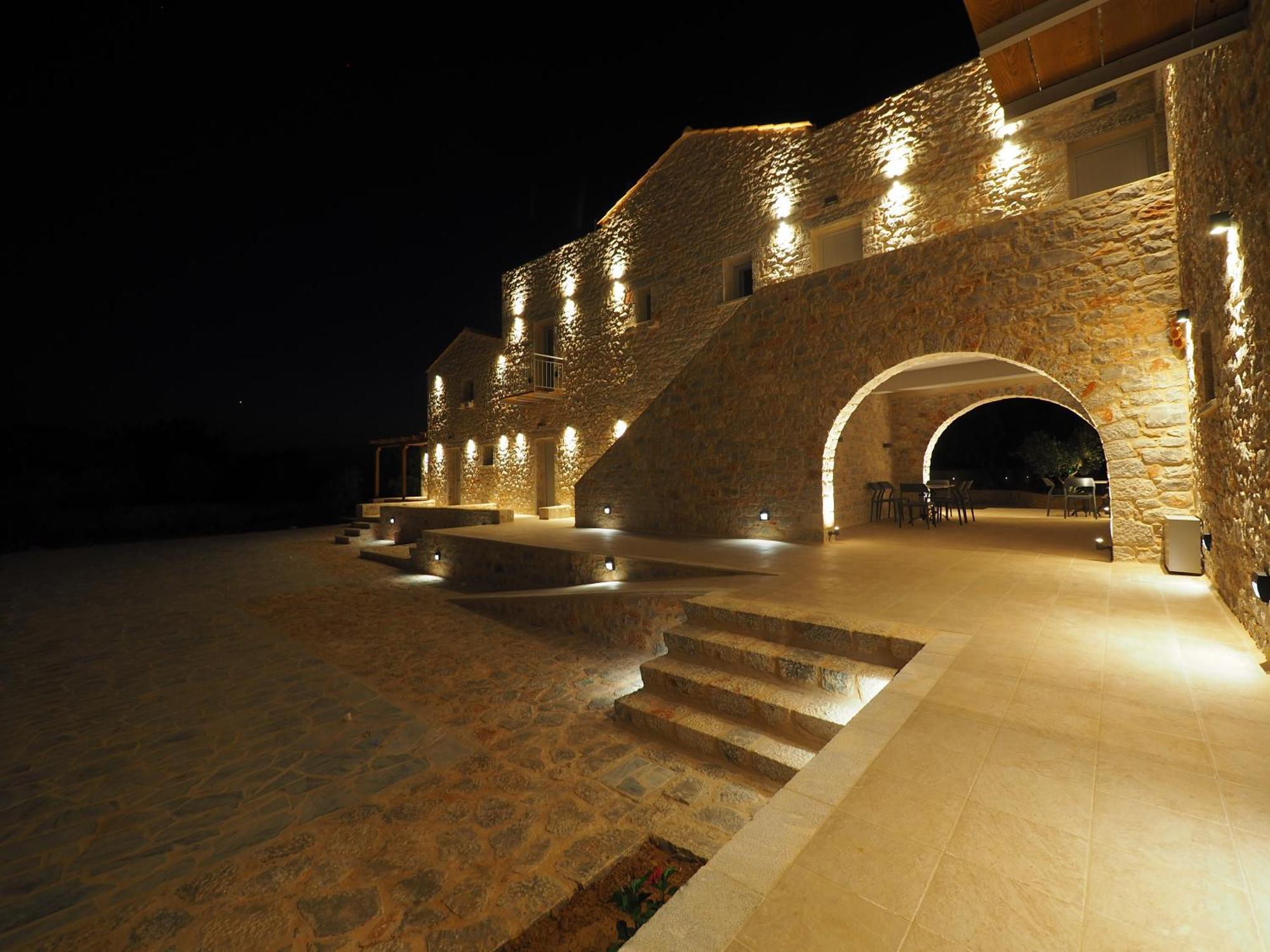 Terra Di Pietra Exclusive Suites & Apartments Areopoli Exterior photo