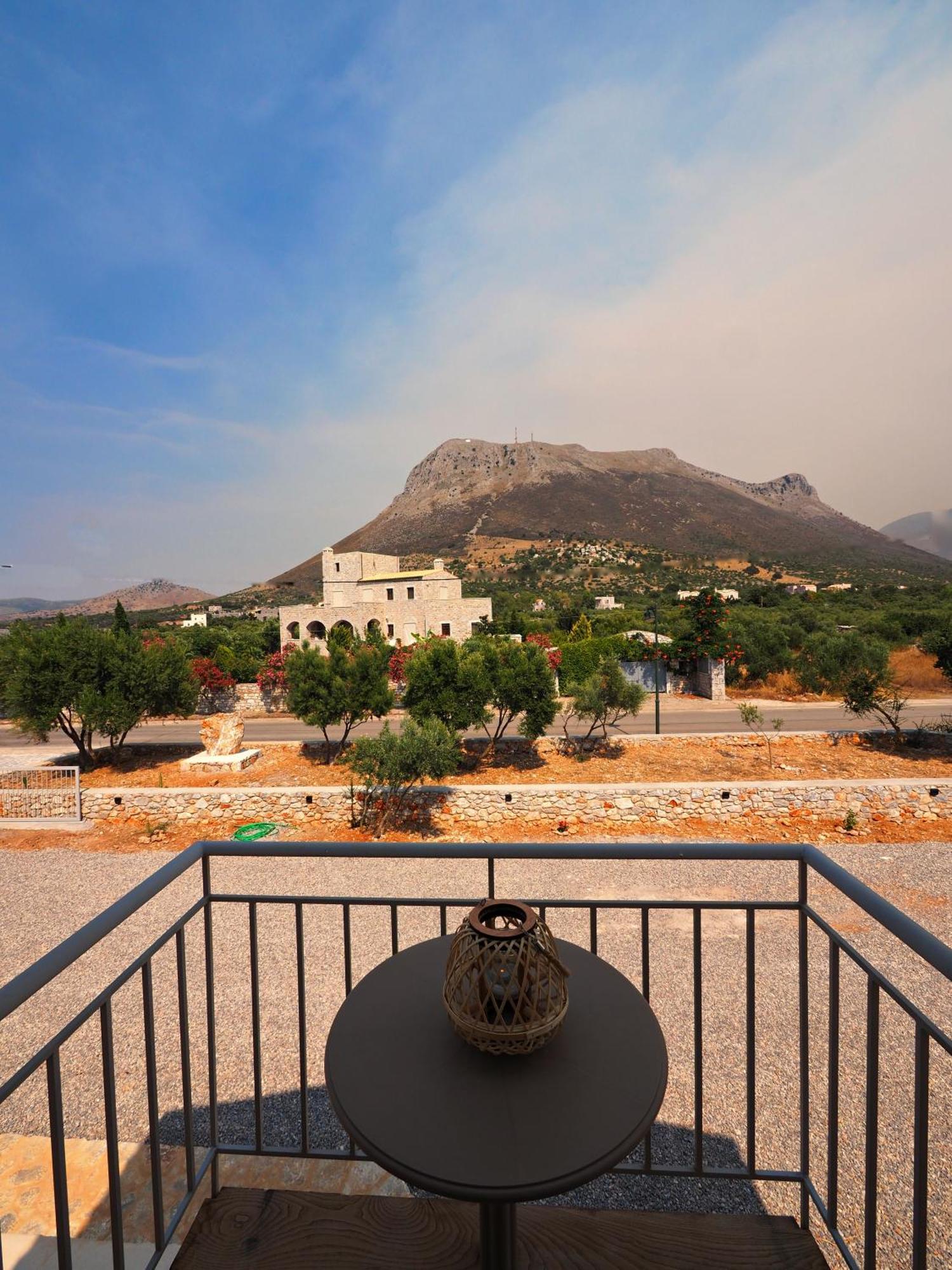 Terra Di Pietra Exclusive Suites & Apartments Areopoli Exterior photo