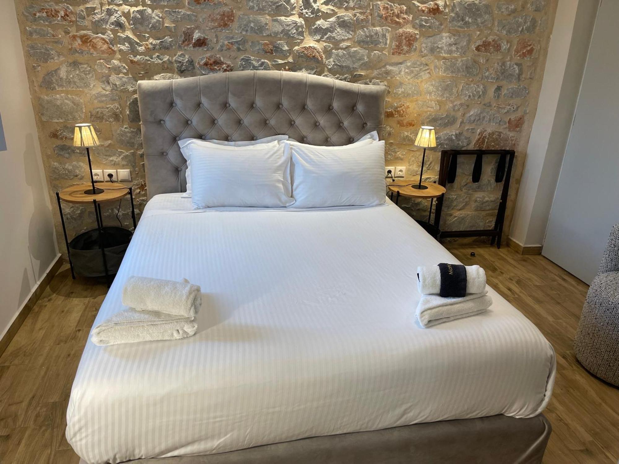 Terra Di Pietra Exclusive Suites & Apartments Areopoli Exterior photo